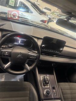 ميتسوبيشي اوتلاندر